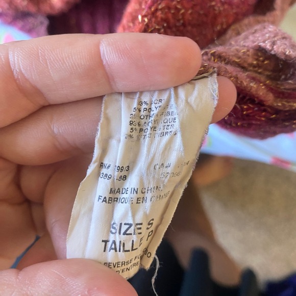 ⭐ 3/$15 Motherhood Maternity Small Purple Red Gold Loose Knit Sweater - Picture 9 of 9